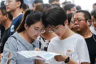 麦卡文尼：马夏尔在场上太懒散了，他的亮点仍然是几年前那次